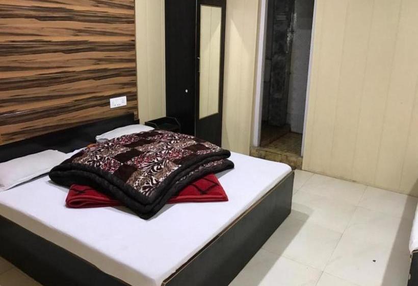 Hotel Goroomgo Neelam Raj Mallital, Nainital