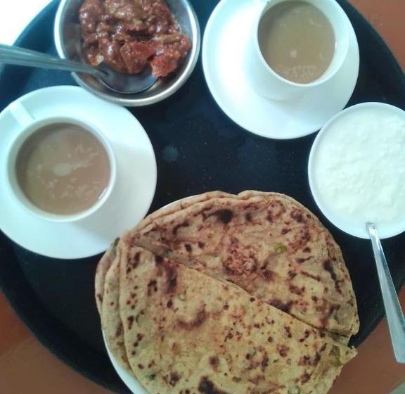 Hotel Goroomgo Neelam Raj Mallital, Nainital