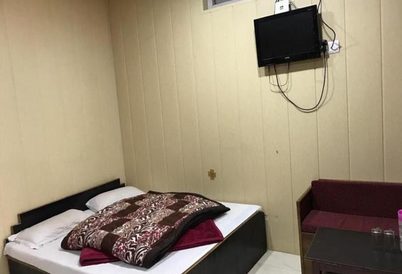 Hotel Goroomgo Neelam Raj Mallital, Nainital