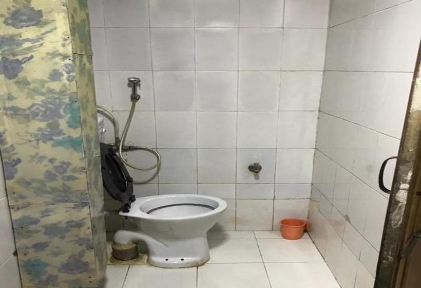 Hotel Goroomgo Neelam Raj Mallital, Nainital