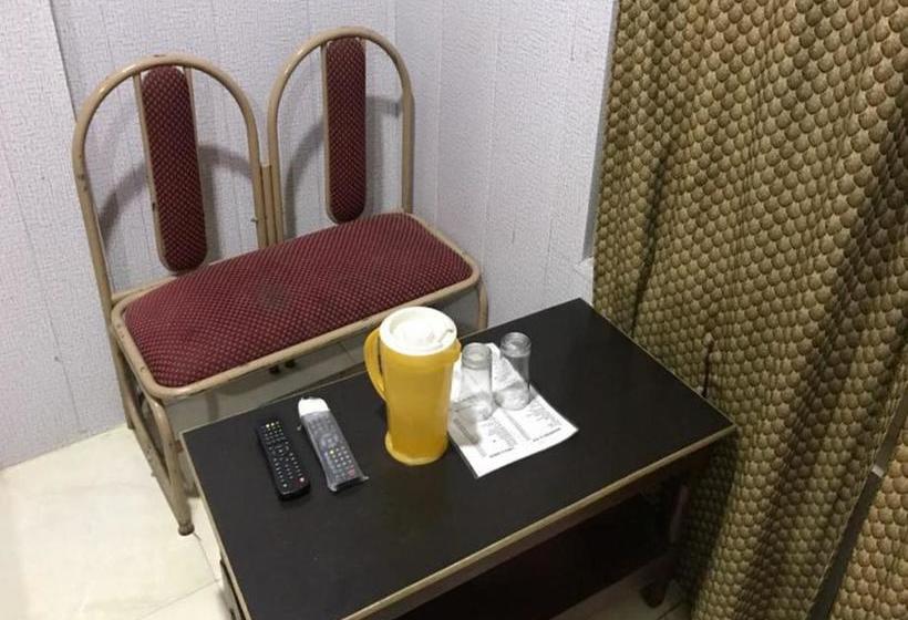 Hotel Goroomgo Neelam Raj Mallital, Nainital