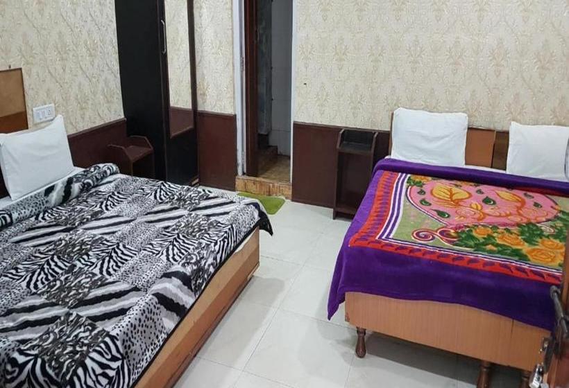 Hotel Goroomgo Neelam Raj Mallital, Nainital