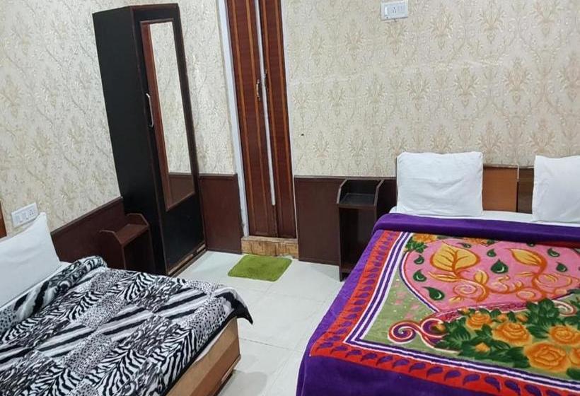 Hotel Goroomgo Neelam Raj Mallital, Nainital