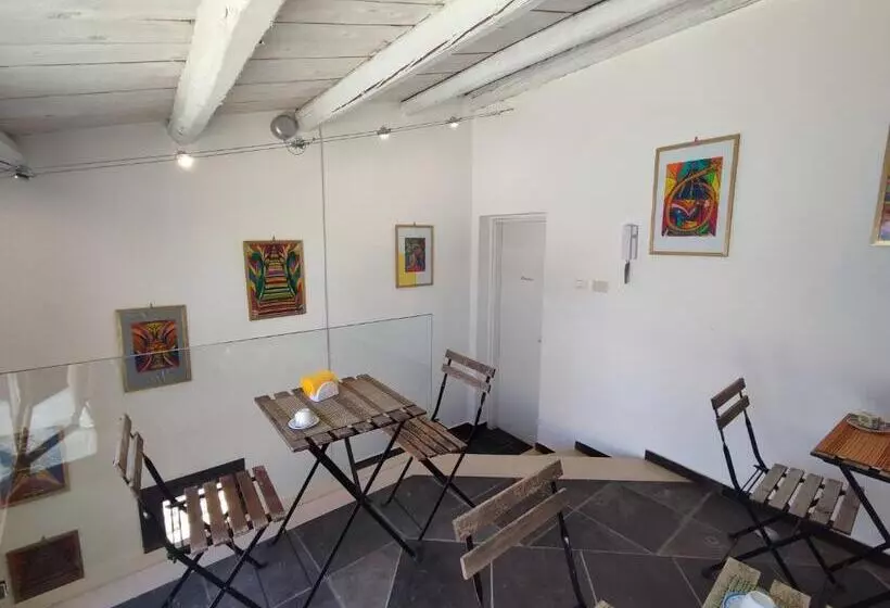 تختخواب و صبحانه Yhomisus