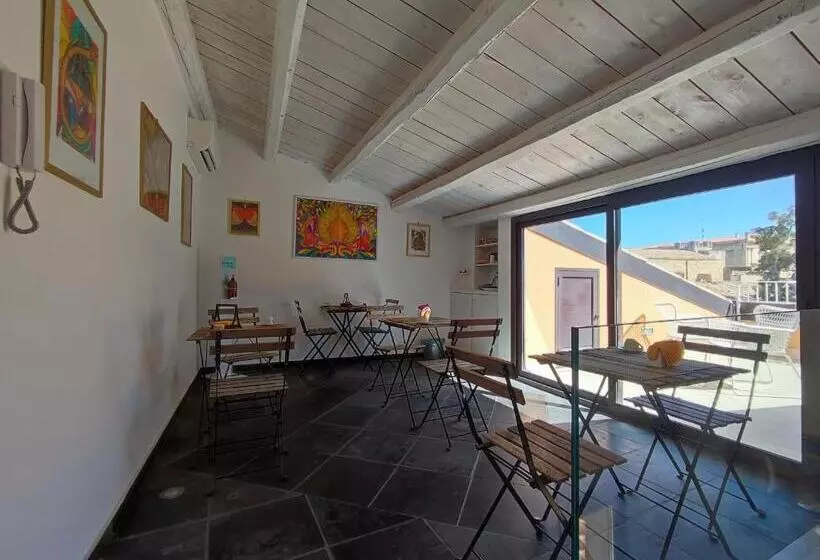 تختخواب و صبحانه Yhomisus