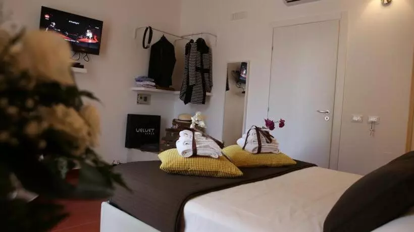 تختخواب و صبحانه Yhomisus