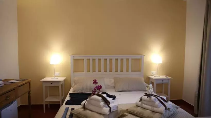 تختخواب و صبحانه Yhomisus