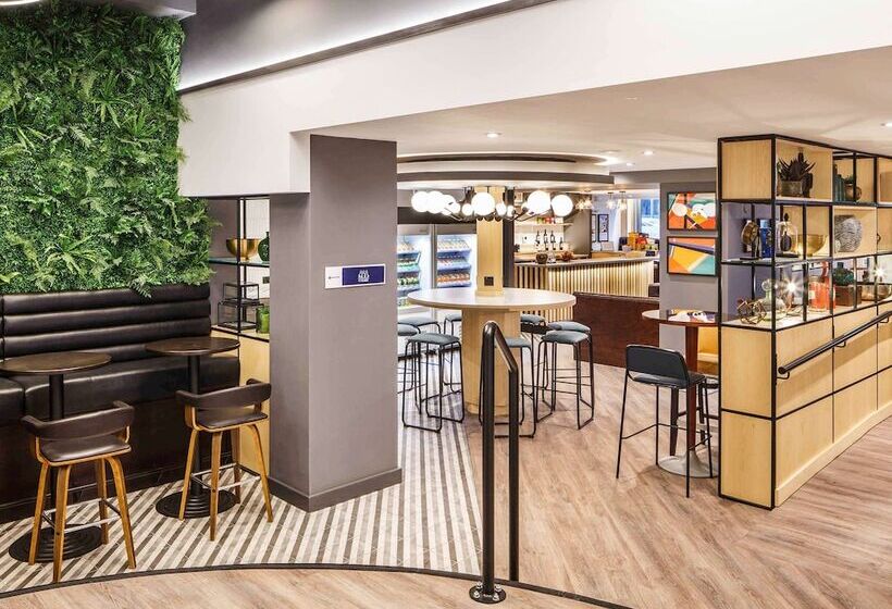 בית מלון כפרי Ibis Budget Swindon