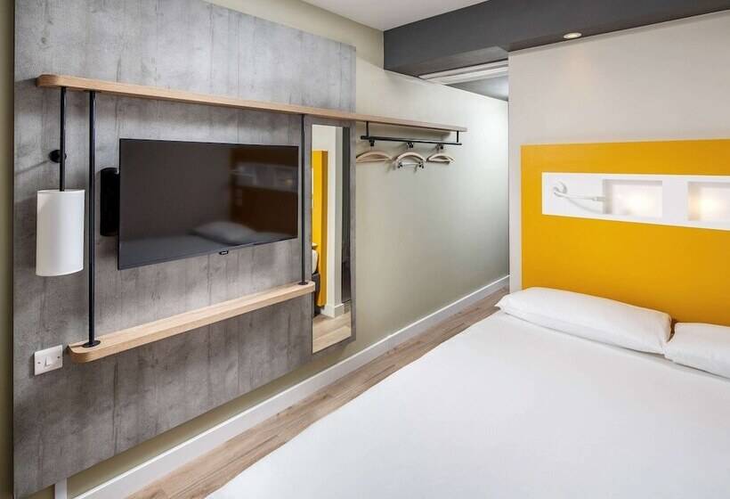 בית מלון כפרי Ibis Budget Swindon