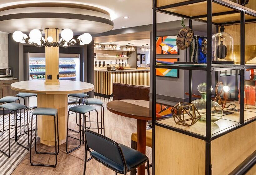 בית מלון כפרי Ibis Budget Swindon