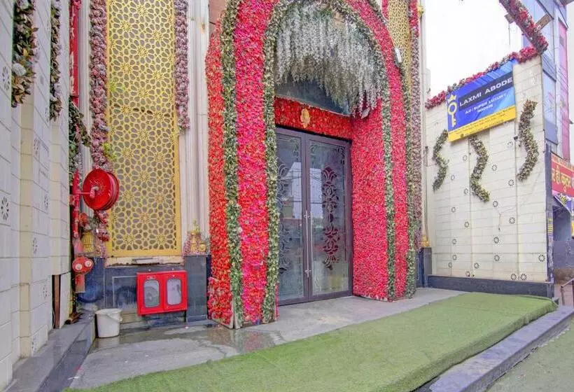 ホテル Oyo 26766 Laxmi Abode