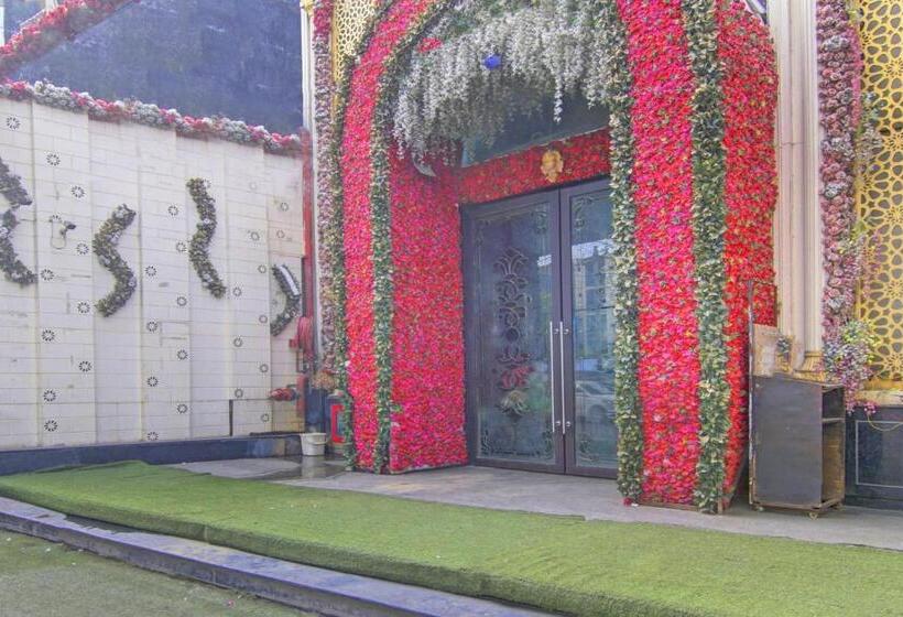 هتل Oyo 26766 Laxmi Abode