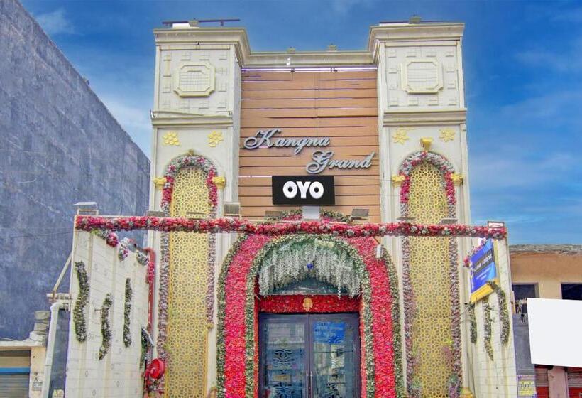 هتل Oyo 26766 Laxmi Abode