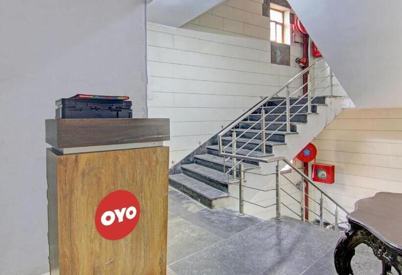 هتل Oyo 26766 Laxmi Abode