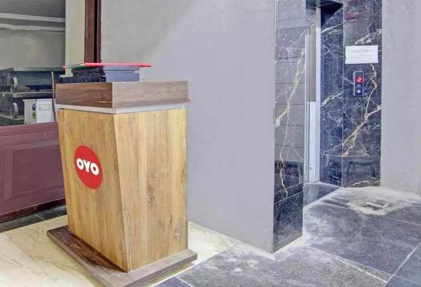 ホテル Oyo 26766 Laxmi Abode