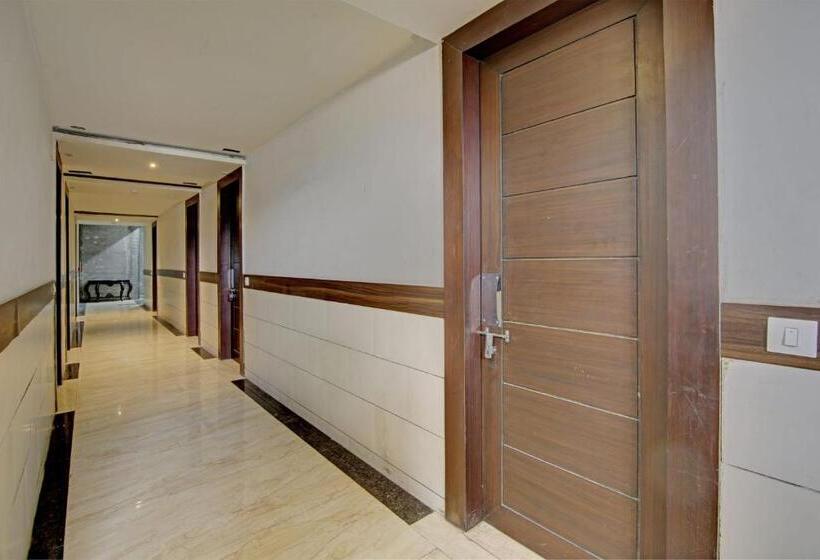 هتل Oyo 26766 Laxmi Abode