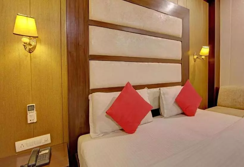 ホテル Oyo 26766 Laxmi Abode