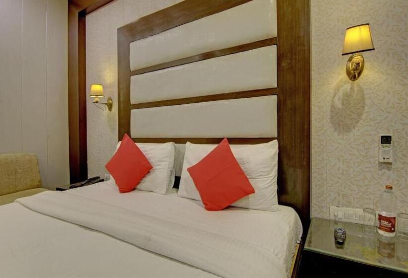 هتل Oyo 26766 Laxmi Abode