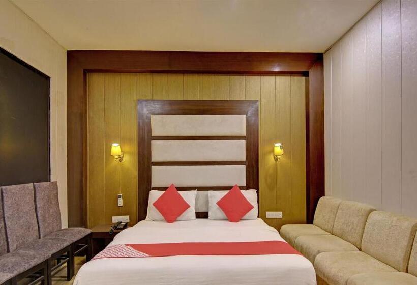 هتل Oyo 26766 Laxmi Abode