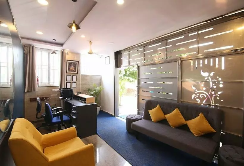 ホテル Silverkey Executive Stays 23042 Global Village Tech Park