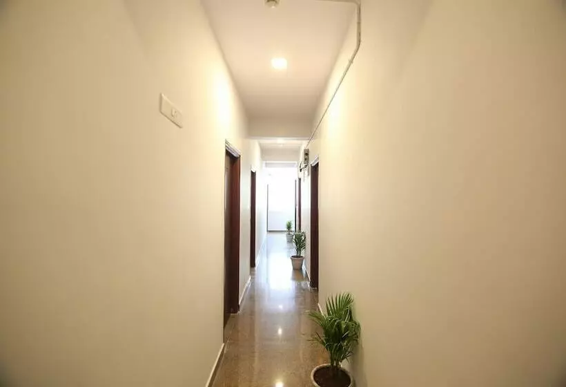ホテル Silverkey Executive Stays 23042 Global Village Tech Park