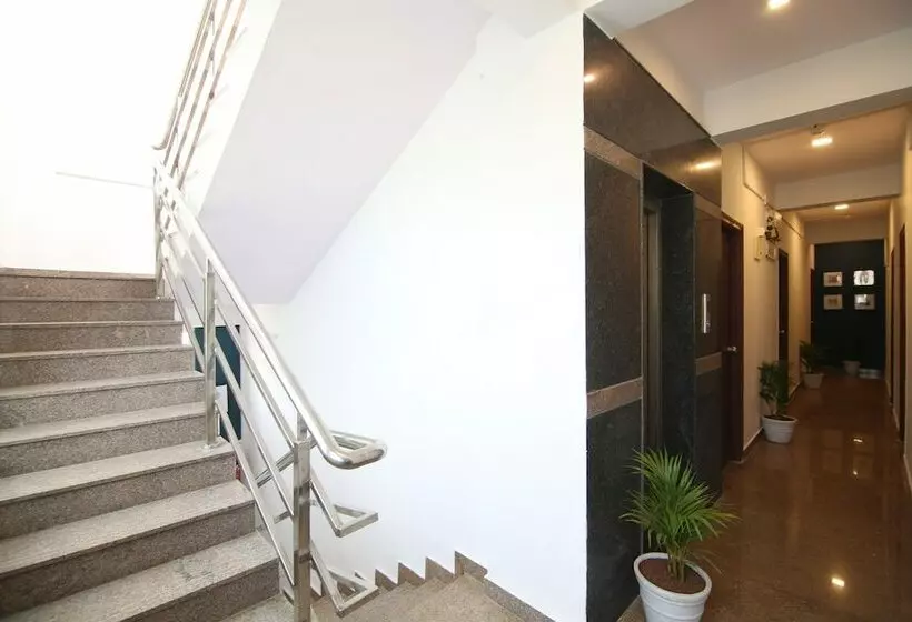 ホテル Silverkey Executive Stays 23042 Global Village Tech Park