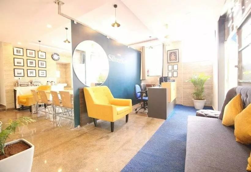 ホテル Silverkey Executive Stays 23042 Global Village Tech Park