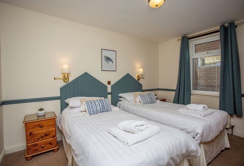 호텔 The Olde Ship Inn