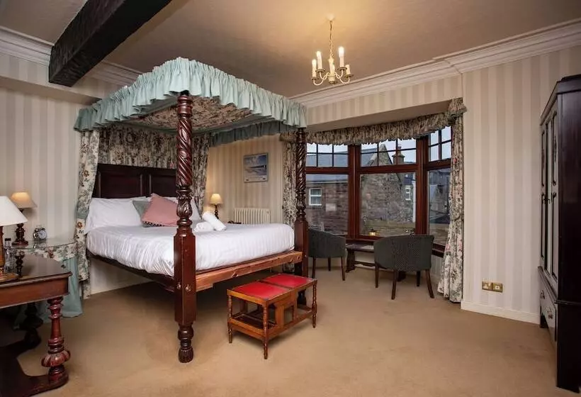 Hotelli The Olde Ship Inn