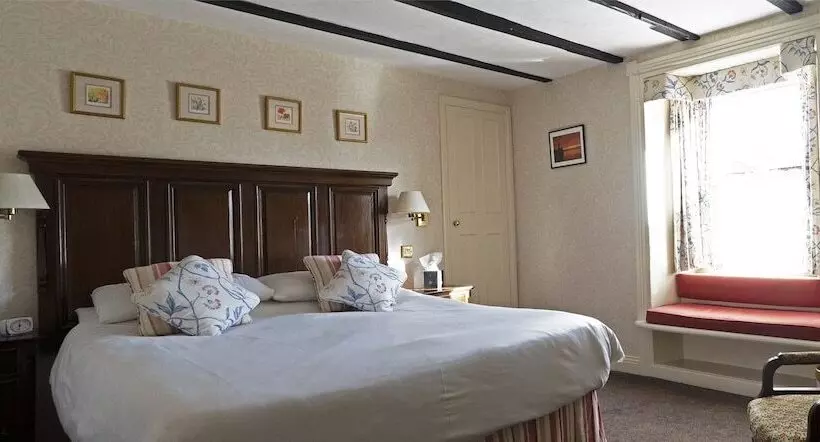 Hotelli The Olde Ship Inn