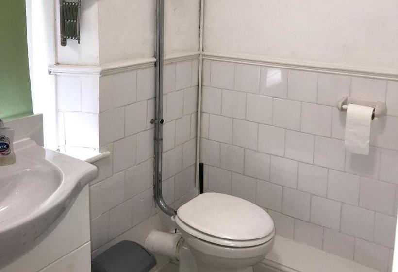 Pensiune Eastington House