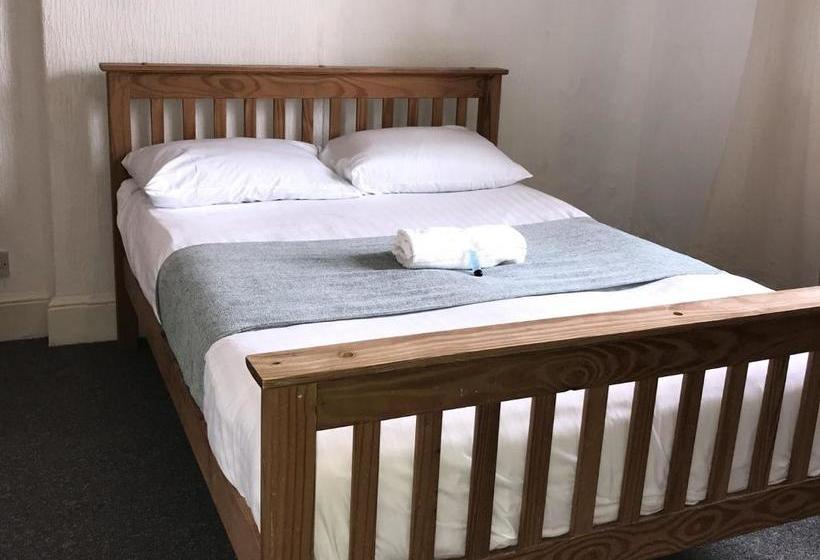 Pensiune Eastington House