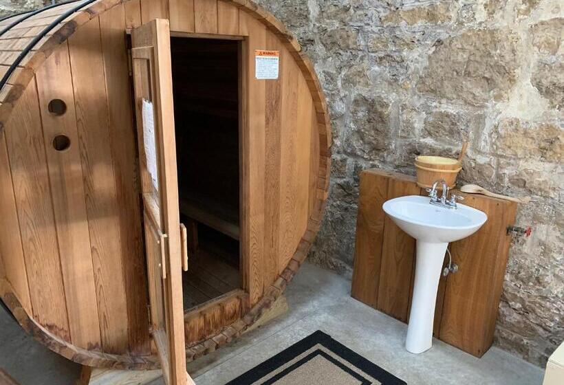 مبيت وإفطار Abe's Spring Street Guest House