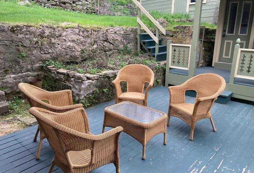 مبيت وإفطار Abe's Spring Street Guest House