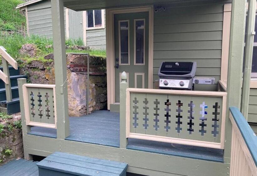 مبيت وإفطار Abe's Spring Street Guest House