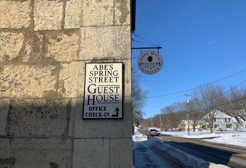 مبيت وإفطار Abe's Spring Street Guest House