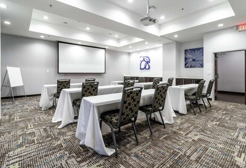 호텔 Hampton Inn Locust Grove