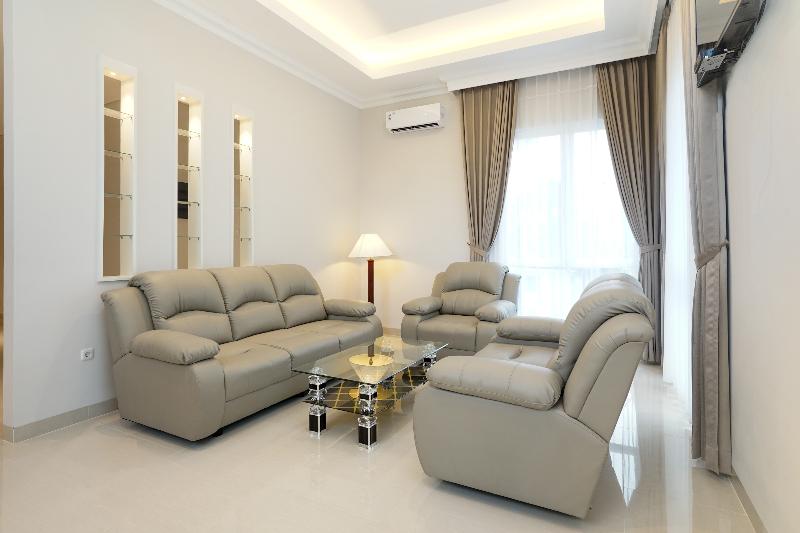 Отель Oyo 477 Raka Residence Syariah, Purwoharjobanyuwangi