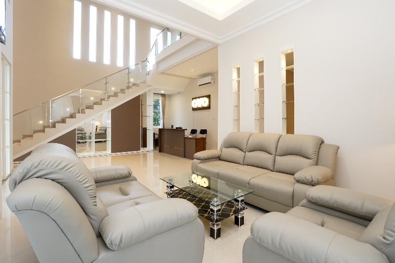 Отель Oyo 477 Raka Residence Syariah, Purwoharjobanyuwangi