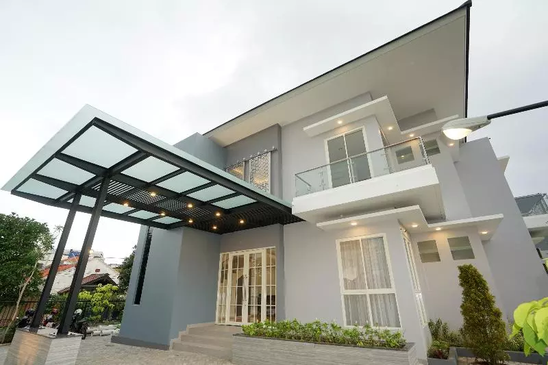ホテル Oyo 477 Raka Residence Syariah, Purwoharjobanyuwangi