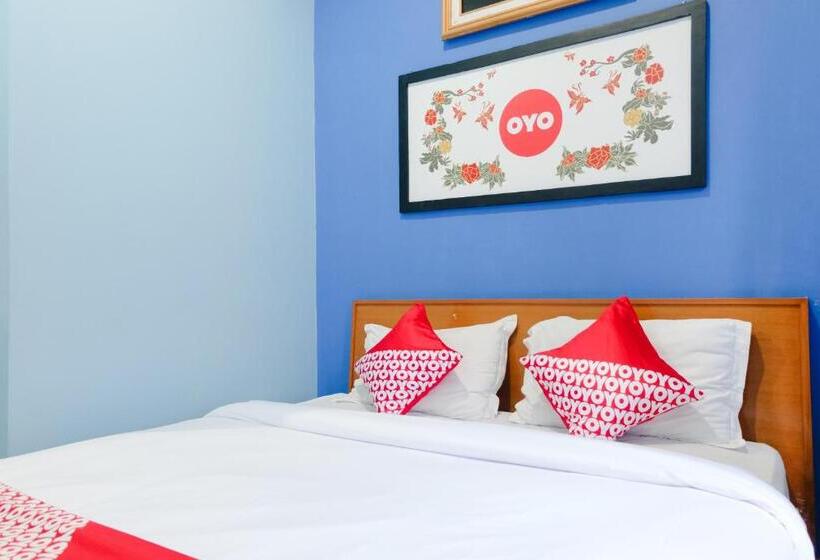 펜션 Oyo 778 Guest House Amalia Malang