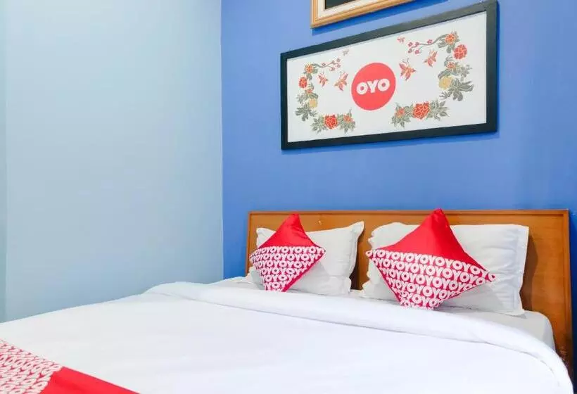 پانسیون Oyo 778 Guest House Amalia Malang