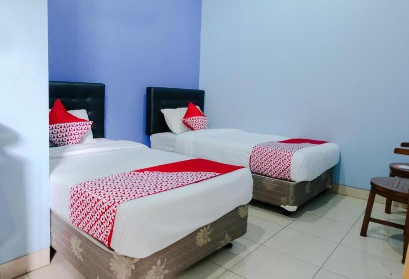 펜션 Oyo 778 Guest House Amalia Malang