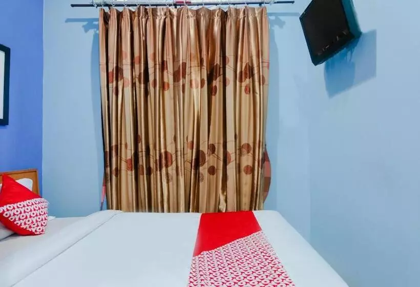 پانسیون Oyo 778 Guest House Amalia Malang