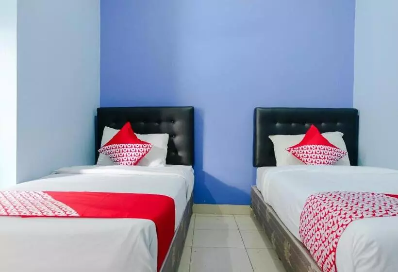 پانسیون Oyo 778 Guest House Amalia Malang