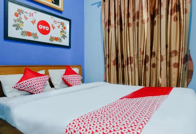 펜션 Oyo 778 Guest House Amalia Malang