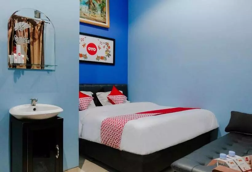 پانسیون Oyo 778 Guest House Amalia Malang