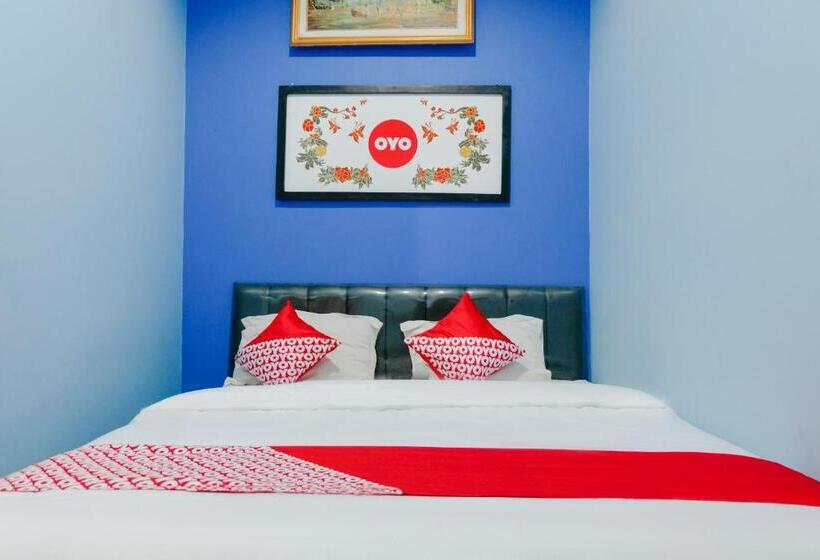 펜션 Oyo 778 Guest House Amalia Malang