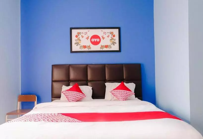 پانسیون Oyo 778 Guest House Amalia Malang