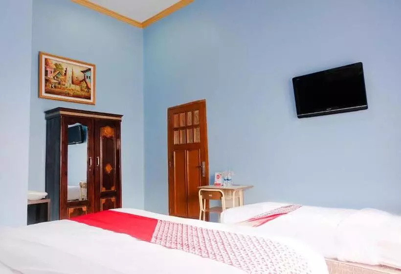 پانسیون Oyo 778 Guest House Amalia Malang